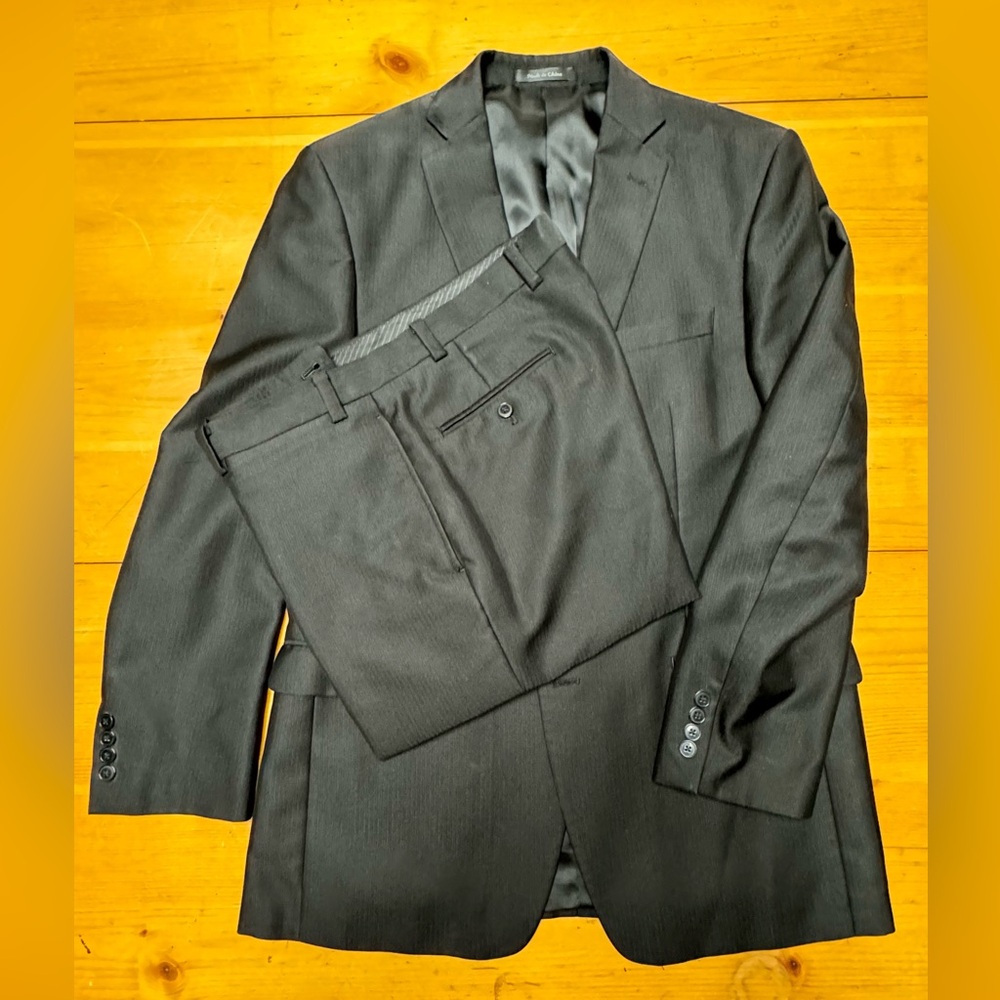 Calvin Klein men’s black suit; 42L dbl split back jacket; 36Wx34L straight pants